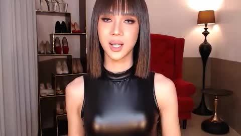 Snapshot of siennaserpent chatting on November 2025 02:32:02 PM Sienna online show from November 2025 02:32:02 PM