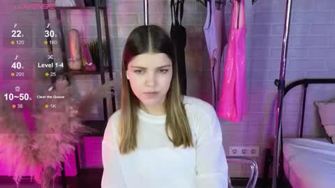 Snapshot of sierra_maddison chatting on November 2025 09:25:01 AM Sierra online show from November 2025 09:25:01 AM