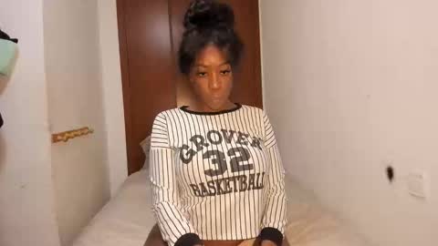sierra_violet online show from March 2026 07:09:01 PM