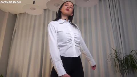 Eva  online show from January 2026 11:25:01 AM