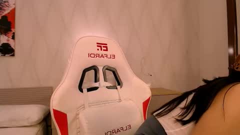 silk_ann online show from November 2025 05:09:01 AM