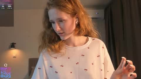 Snapshot of silkencrave chatting on October 2025 06:10:01 PM Call me Mia online show from October 2025 06:10:01 PM