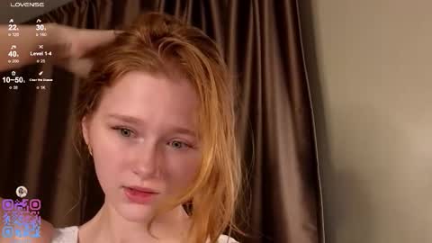 Snapshot of silkencrave chatting on November 2025 03:27:01 PM Call me Mia online show from November 2025 03:27:01 PM