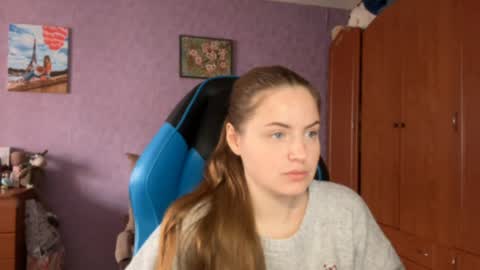 Snapshot of silksinner_ chatting on March 2026 07:31:02 AM Erica online show from March 2026 07:31:02 AM