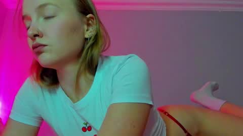 Mila online show from October 2025 06:58:02 AM