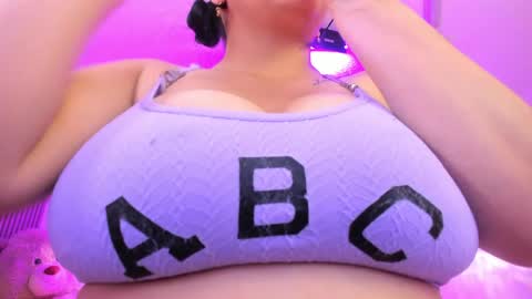 SIlvana  online show from May 2026 01:05:02 PM