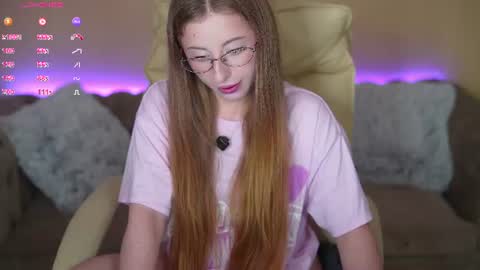 Snapshot of silverrmoon chatting on July 2026 10:21:02 AM Kristina Kris online show from July 2026 10:21:02 AM