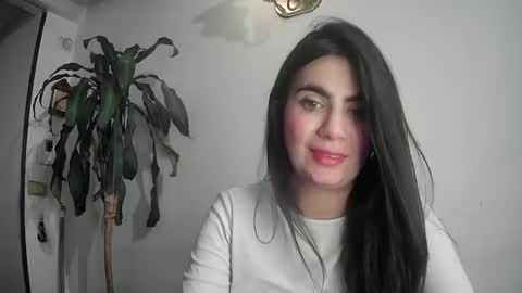 Snapshot of silviecollins chatting on February 2025 01:09:02 AM Silvie online show from February 2025 01:09:02 AM