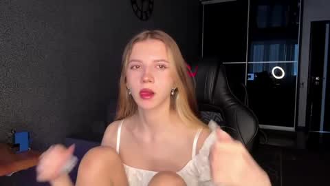 simikiss online show from May 2026 09:48:01 AM
