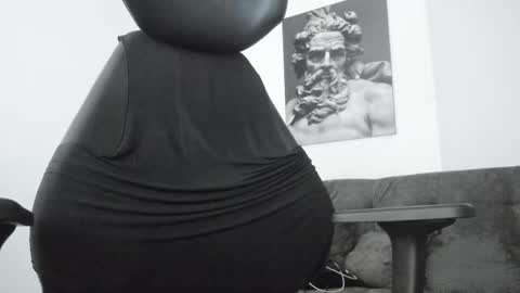 simon_leon01 online show from February 2026 12:53:01 AM