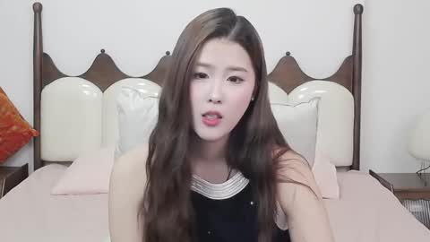 simonastephanie online show from October 2025 04:02:02 PM