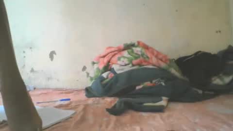 Snapshot of simonettee chatting on November 2025 04:46:01 AM simonettee online show from November 2025 04:46:01 AM