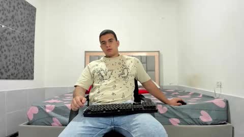 SIMON KELER online show from December 2025 11:33:02 PM