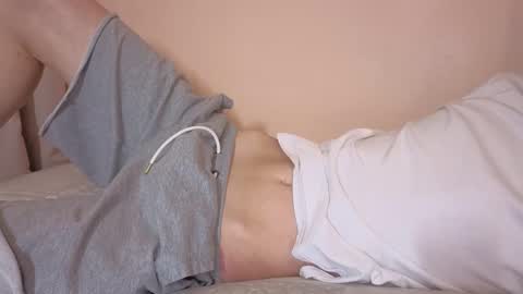 Snapshot of simonsecrett chatting on November 2025 06:18:01 PM Simon online show from November 2025 06:18:01 PM