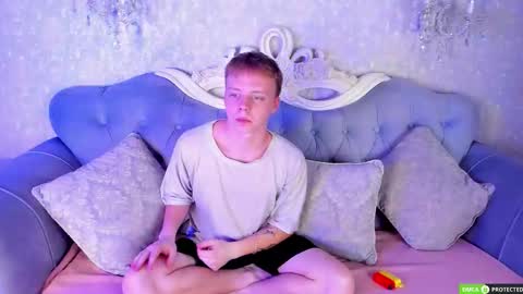 Snapshot of simonwarner chatting on November 2025 09:02:02 AM Simon online show from November 2025 09:02:02 AM