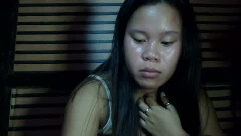 Snapshot of simply_y0urs chatting on December 2024 07:01:02 PM simply_y0urs online show from December 2024 07:01:02 PM