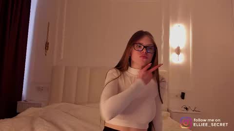 Snapshot of sinful_girl chatting on February 2026 07:50:01 AM Ellie online show from February 2026 07:50:01 AM