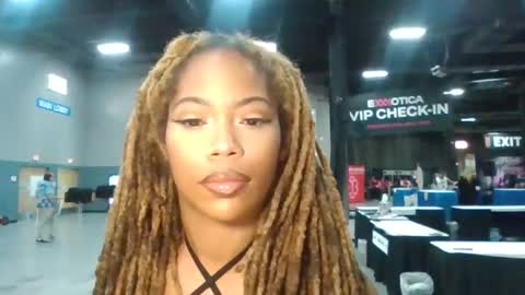  U M M E R online show from October 2025 05:19:01 PM