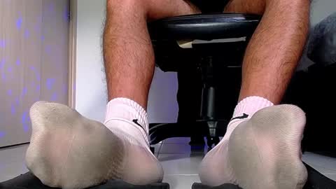 only foot                         worshipers here online show from October 2025 09:12:02 PM