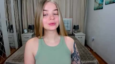 SirenaBloom online show from March 2026 04:51:01 AM