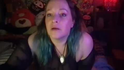 Snapshot of sirenfalls888 chatting on October 2025 04:32:01 AM RavenFalls Aphrodite Priestess online show from October 2025 04:32:01 AM