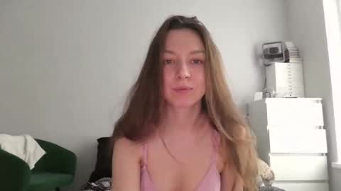 Snapshot of sisiwet19 chatting on April 2026 12:49:01 PM sisiwet19 online show from April 2026 12:49:01 PM