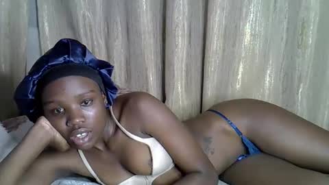 Snapshot of sismile chatting on November 2025 07:26:01 PM shannie online show from November 2025 07:26:01 PM