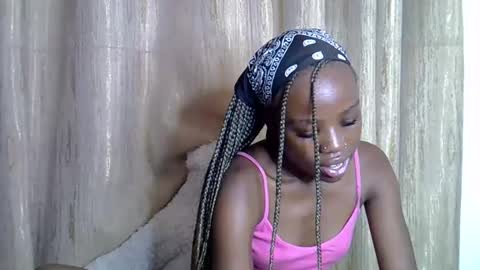 Snapshot of sismile chatting on November 2025 01:43:01 PM shannie online show from November 2025 01:43:01 PM