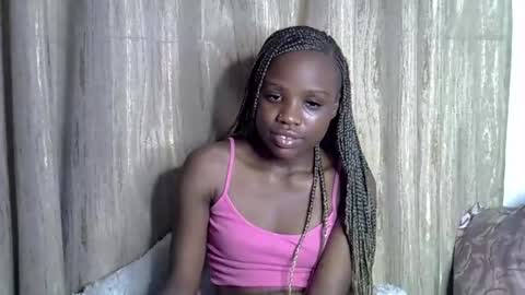 Snapshot of sismile chatting on November 2025 01:48:02 AM shannie online show from November 2025 01:48:02 AM