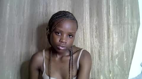 Snapshot of sismile chatting on November 2025 07:57:01 PM shannie online show from November 2025 07:57:01 PM