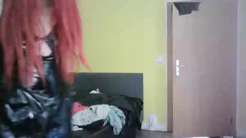 Snapshot of sissy_maia chatting on June 2026 03:43:02 PM sissy_maia online show from June 2026 03:43:02 PM
