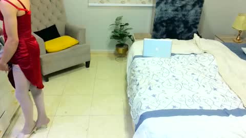 D i f a  Ana Arbeh shemale online show from April 2026 06:08:01 AM