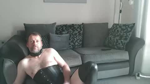 SafaSlave online show from November 2025 12:04:02 PM