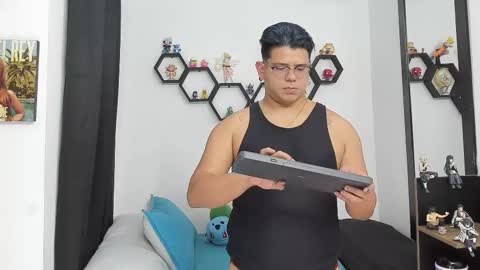 Siul Thompson online show from February 2025 08:00:01 PM