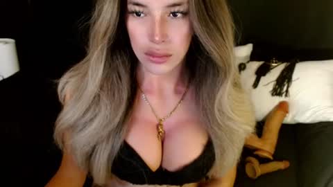 Snapshot of sizzling_cassie130 chatting on June 2026 02:22:01 AM Cassie online show from June 2026 02:22:01 AM