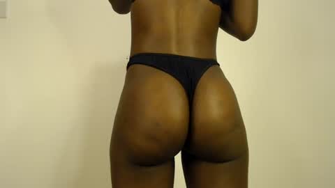 Snapshot of sizzly_ass chatting on June 2026 02:32:02 PM sizzly_ass online show from June 2026 02:32:02 PM