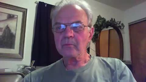 Snapshot of skeeeziks chatting on May 2026 02:40:01 AM skeeeziks online show from May 2026 02:40:01 AM