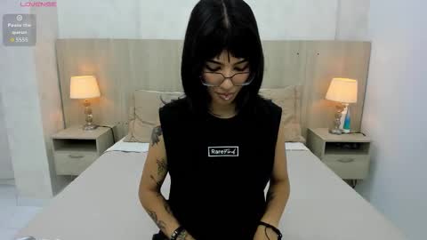 Emily Rojas online show from October 2025 07:25:02 PM