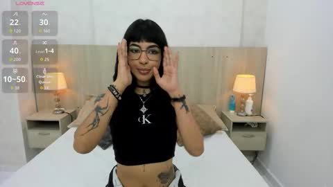 Emily Rojas online show from November 2025 08:07:01 PM