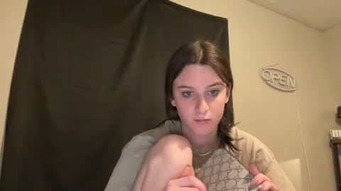 Snapshot of skinnyangel21 chatting on November 2025 06:17:02 AM skinnyangel21 online show from November 2025 06:17:02 AM