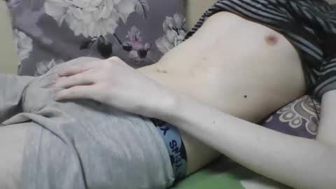 Snapshot of skinnycuteman chatting on February 2025 03:22:01 AM skinnycuteb0y online show from February 2025 03:22:01 AM