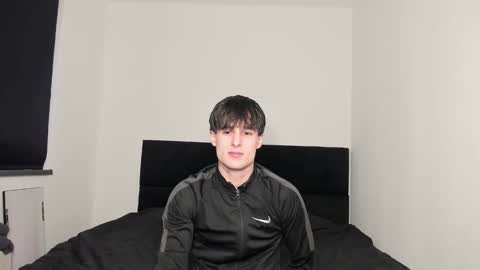 skinnyguywithbigd online show from November 2025 02:52:02 PM