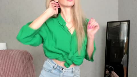 Skinnyladyy online show from February 2025 02:07:01 AM