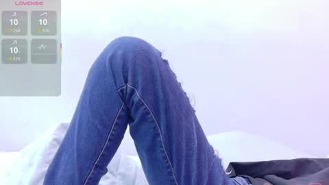 Snapshot of skinnyneighbour_ chatting on October 2025 03:03:02 AM Karla online show from October 2025 03:03:02 AM