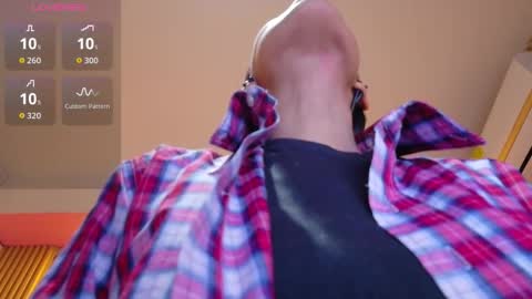 Snapshot of skinnyneighbour_ chatting on November 2025 02:54:01 AM Karla online show from November 2025 02:54:01 AM