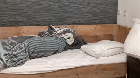 Snapshot of skinnysubboyfeet1999 chatting on March 2026 05:23:02 PM skinnysubboyfeet1999 online show from March 2026 05:23:02 PM