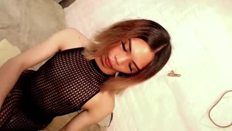 skinnytrans69 online show from April 2026 05:17:01 PM