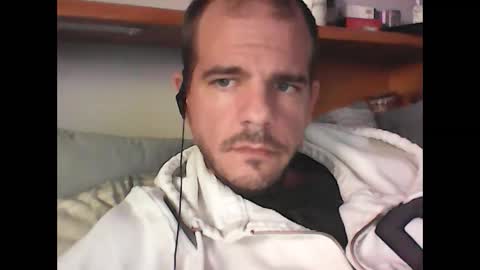 Snapshot of skippy6988 chatting on October 2025 01:53:02 PM Easy-E online show from October 2025 01:53:02 PM