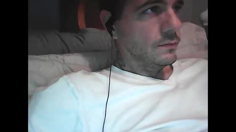 Snapshot of skippy6988 chatting on October 2025 12:00:01 AM Easy-E online show from October 2025 12:00:01 AM