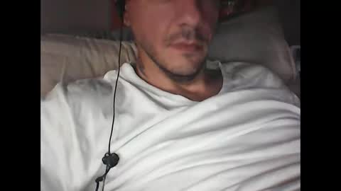 Snapshot of skippy6988 chatting on October 2025 08:19:01 PM Easy-E online show from October 2025 08:19:01 PM